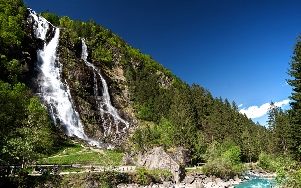 die Nardis-Wasserfälle im Val di Genova im Trentino, Italien