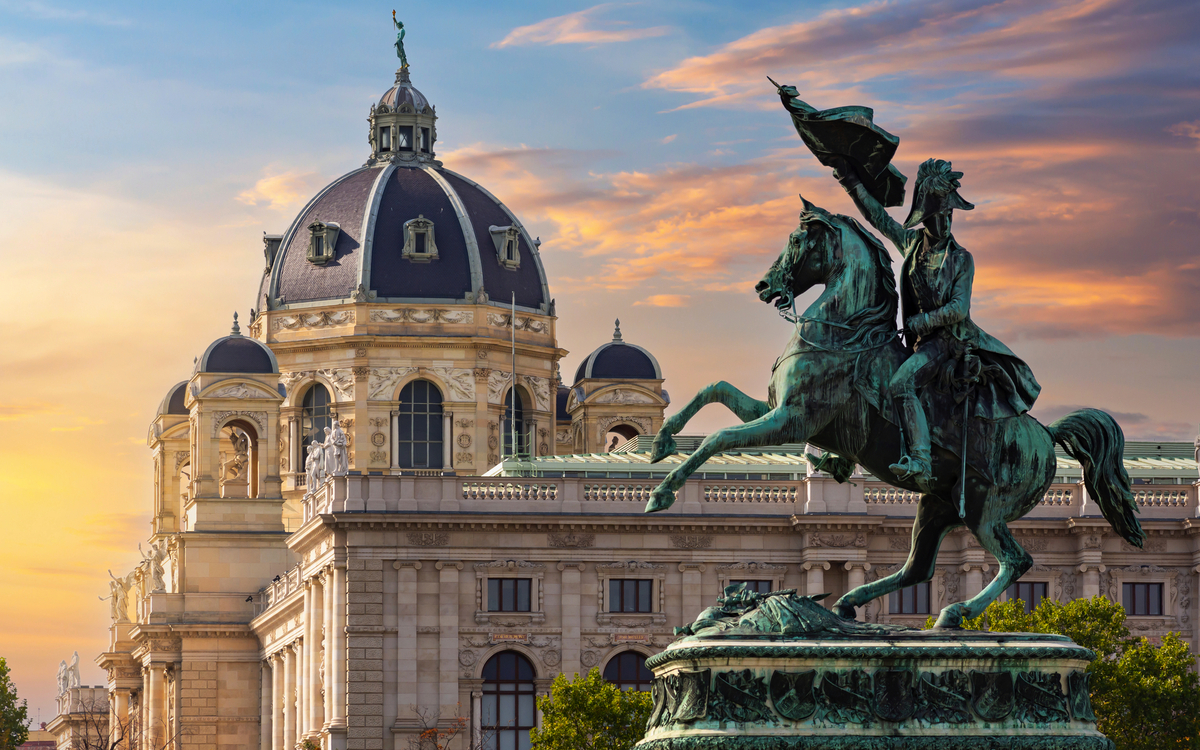 Statue von Erzherzog Karl am Heldenplatz