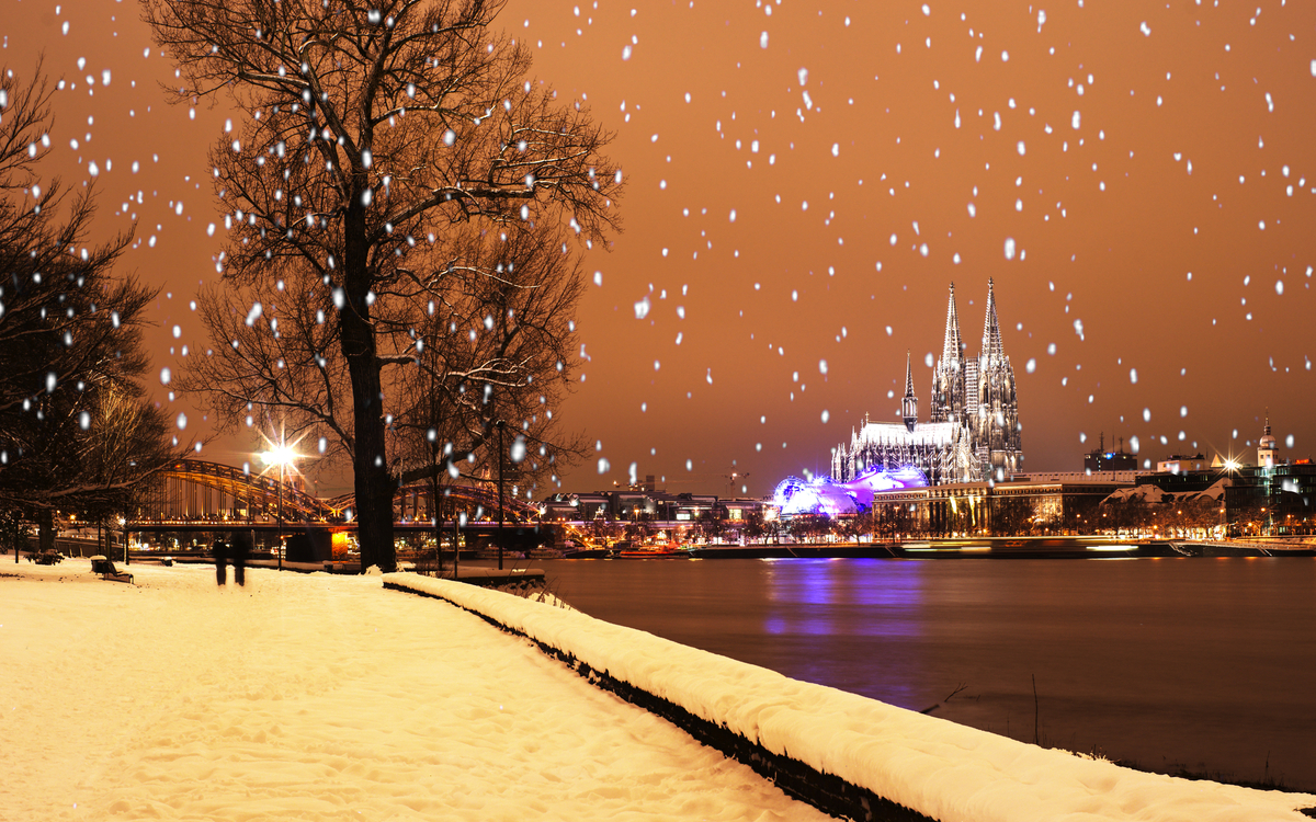 Köln - weihnachtliche Rheinschifffahrt 