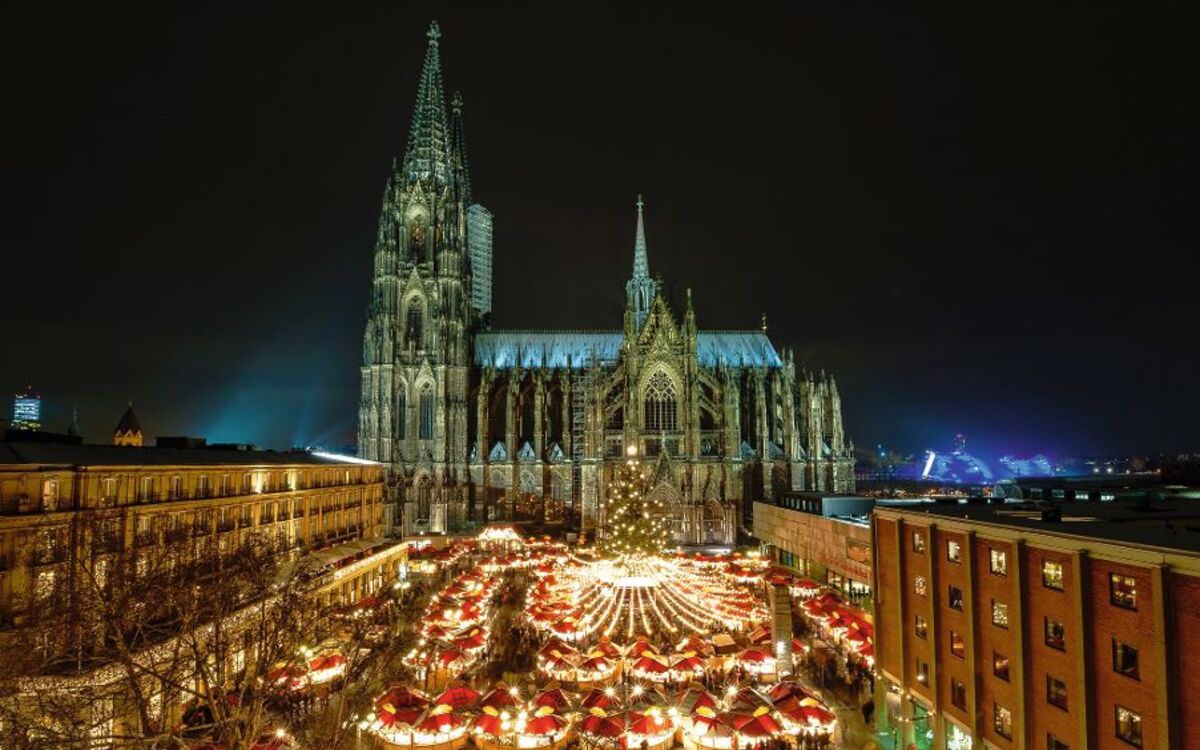 Köln - weihnachtliche Rheinschifffahrt 