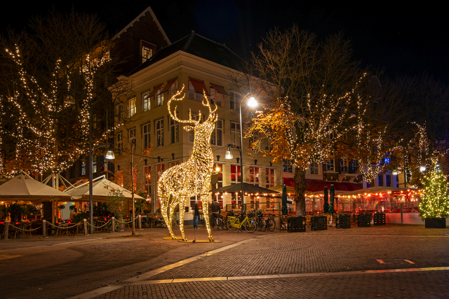 Deventer nachts in der Weihnachtszeit