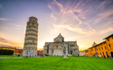 Schiefer Turm und Dom Santa Maria Assunta am Piazza dei Miracoli in Pisa, Italien